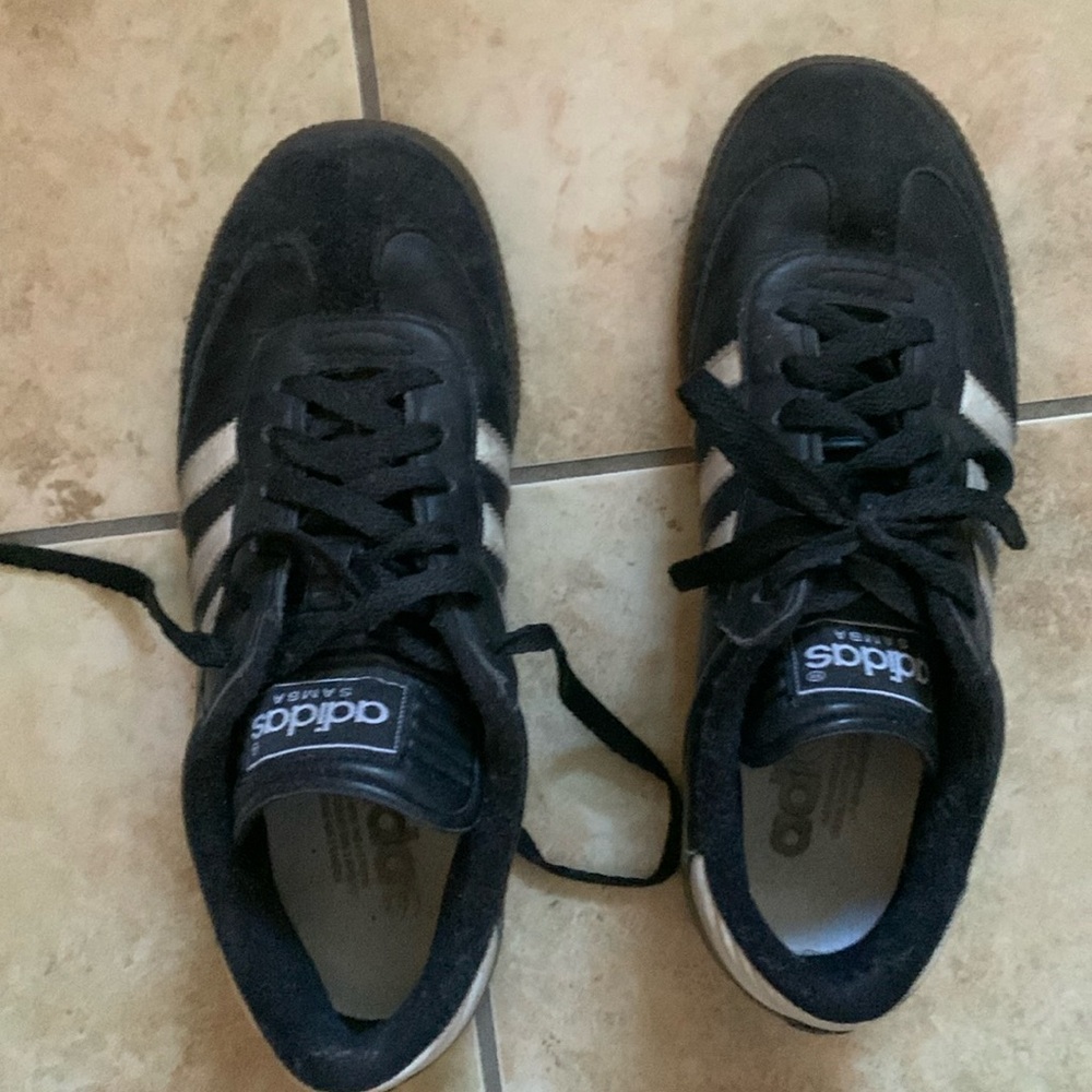 VINTAGE SAMBA SNEAKERS 2016 mens 6/ women’s 7.5